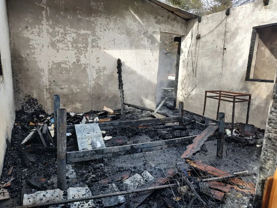 El Hoyo: Voraz incendio consumió por completo una vivienda