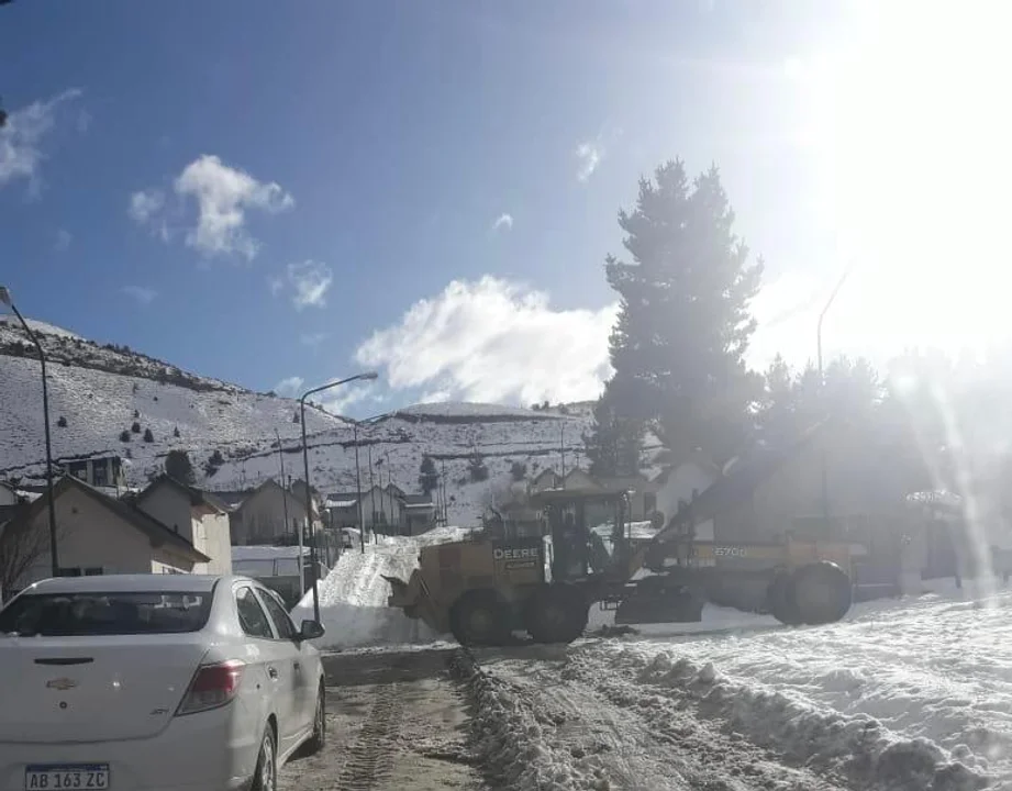 Trabajan para despejar el acceso a las zonas altas de la ciudad