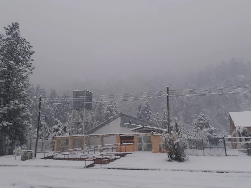 Este martes siguen suspendidas las clases en la región por el temporal de nieve