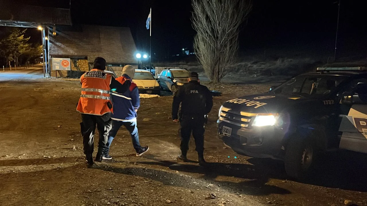En un control vehicular detuvieron a un prófugo buscado por abuso sexual