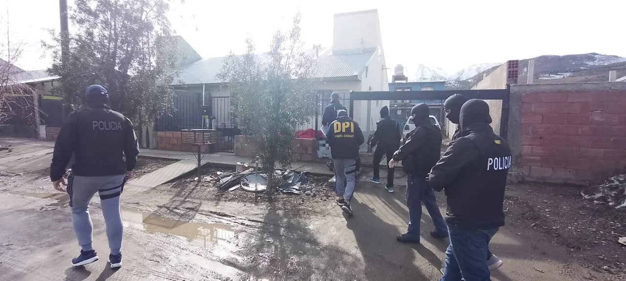 Identificaron a los presuntos autores del robo de 15 garrafas de gas en un comercio