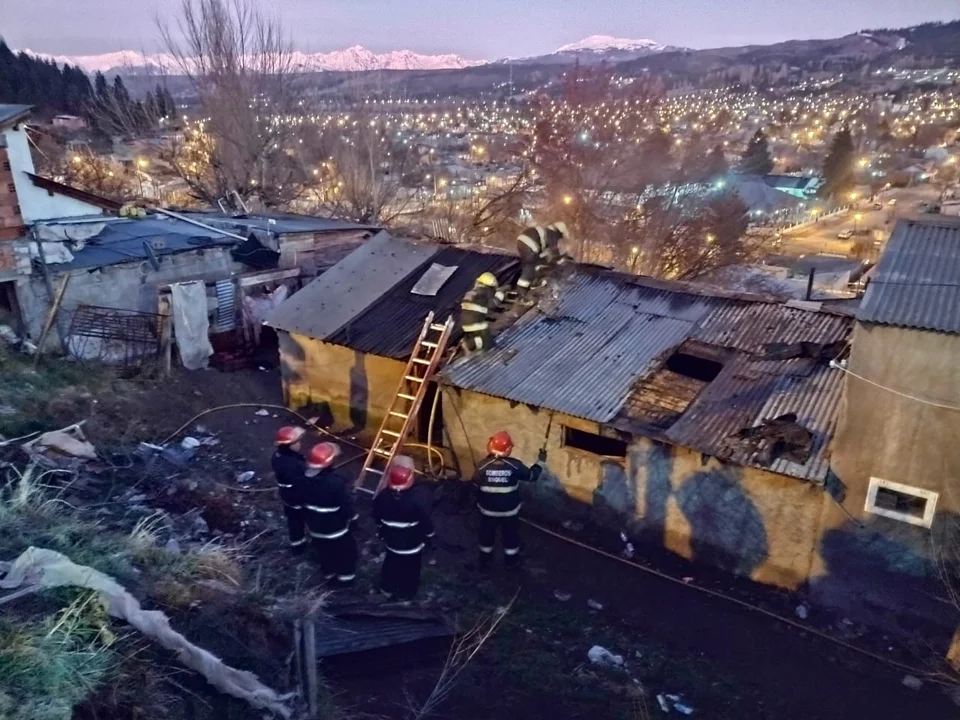 Un incendio de vivienda en el barrio Ceferino dejó daños materiales