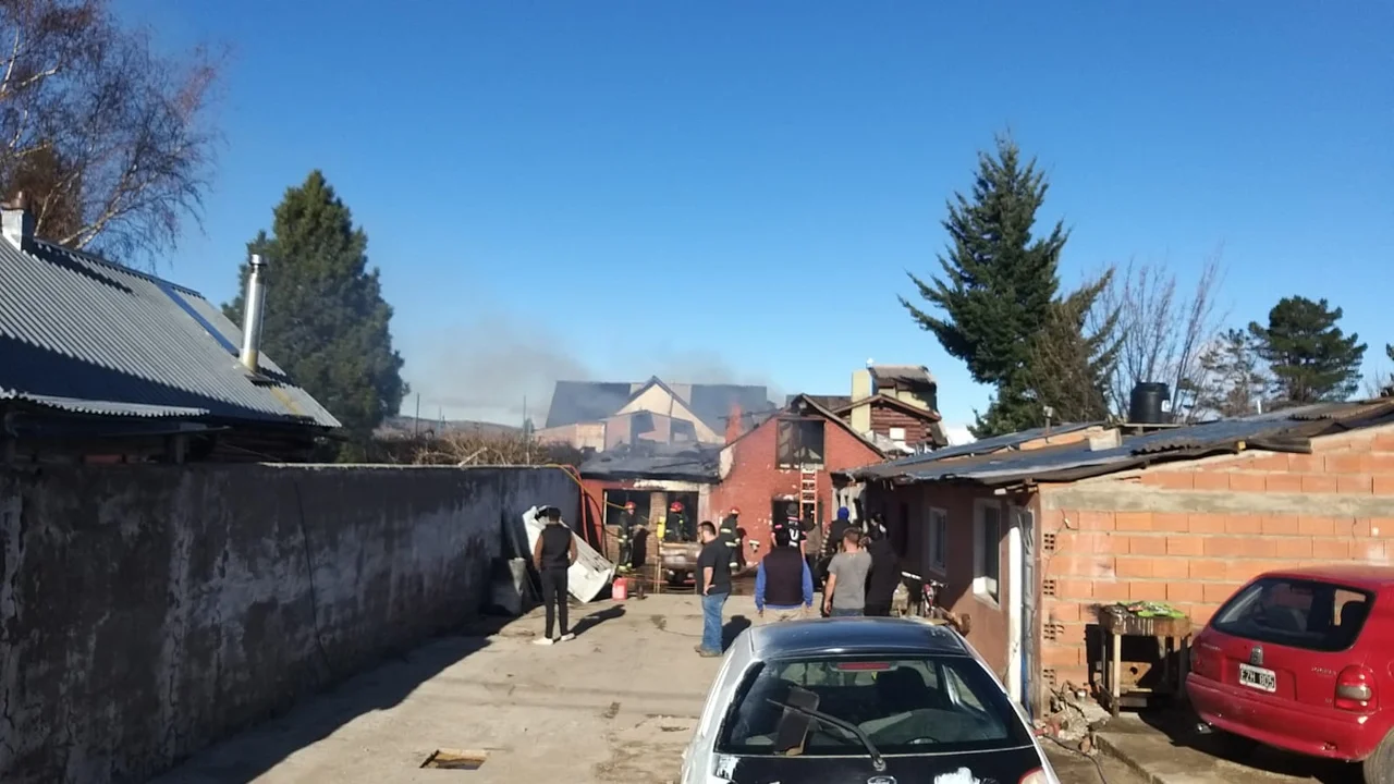 Esquel: un incendio de vivienda dejó importantes pérdidas materiales