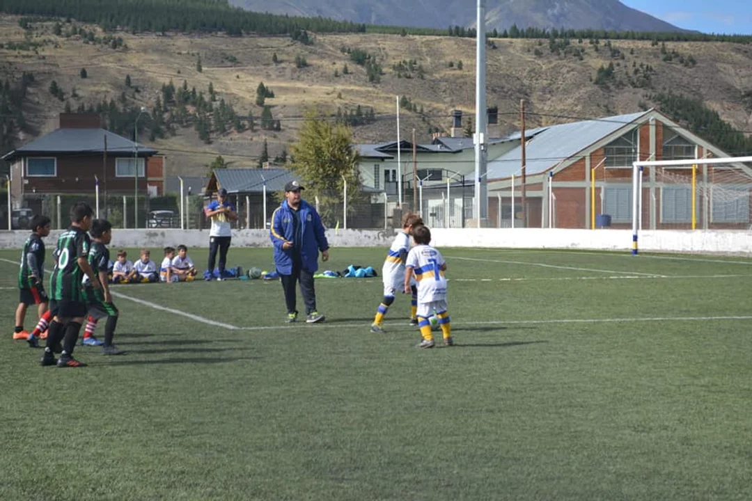 Comienza a rodar la pelota para el fútbol infantil