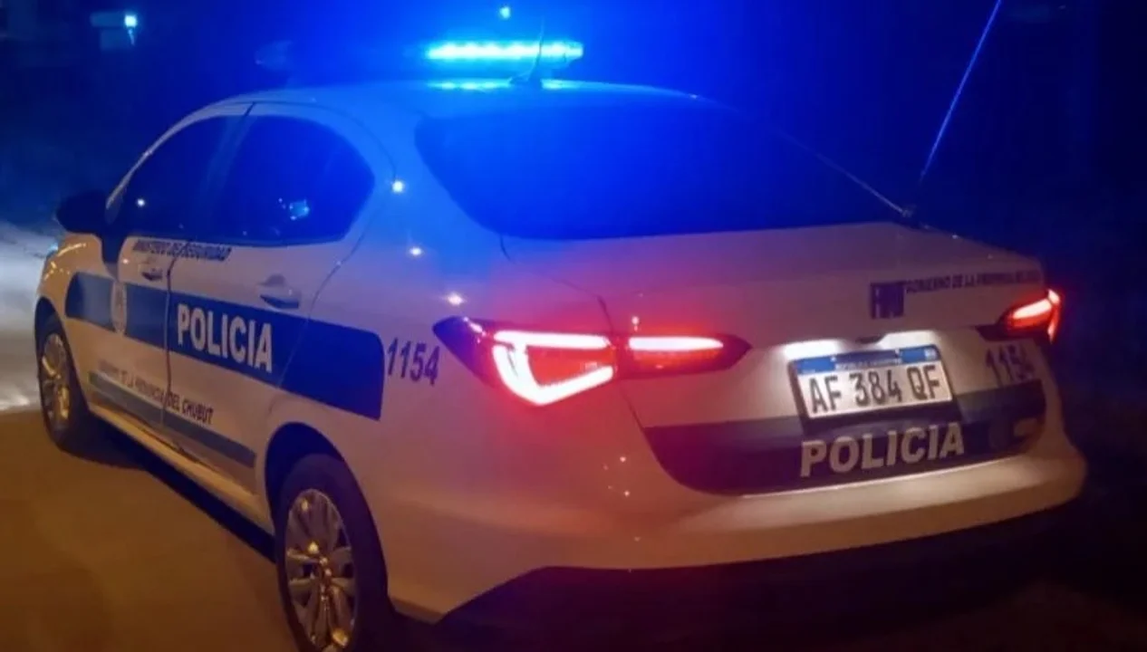 Bebían alcohol en la vía pública y uno tenía un cuchillo: fue demorado