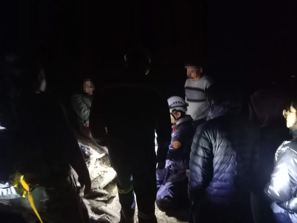 Tuvieron que auxiliar a una mujer que se lesionó bajando del Cerro Piltriquitrón
