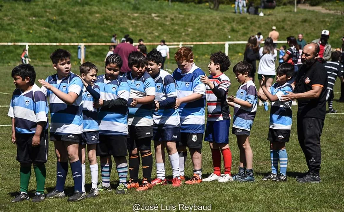 Los "peques" del Esquel Rugby Club disfrutaron en Bariloche