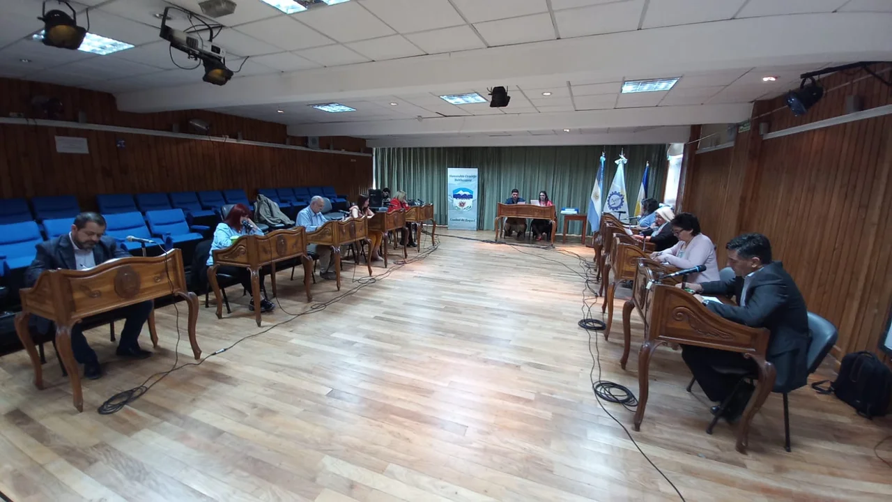 Entre el debate por las PASO y cambios en la banca del PJ, sesionó el Concejo Deliberante