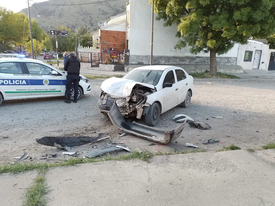 Protagonizó un choque y cuando intentaba huir embistió a otros dos autos