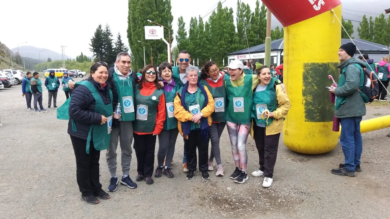 Gran participación en la Caminata Solidaria a beneficio de la Cooperadora del Hospital