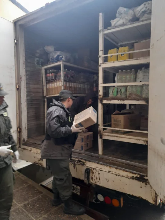Detuvieron un camión que transportaba alimentos en mal estado y sin la cadena de frío