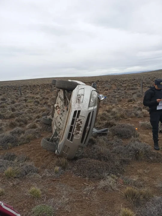 Una mujer volcó cerca de Tecka cuando viajaba a Esquel