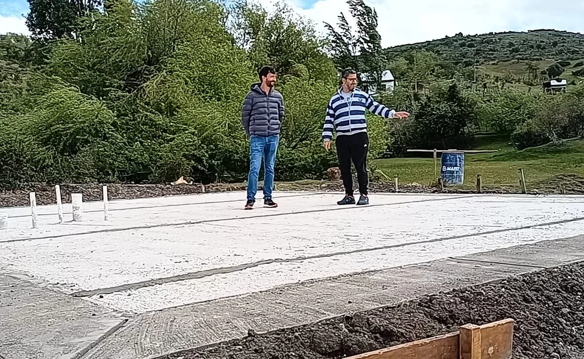 Avanza la construcción de 20 viviendas en Sierra Colorada y Lago Rosario