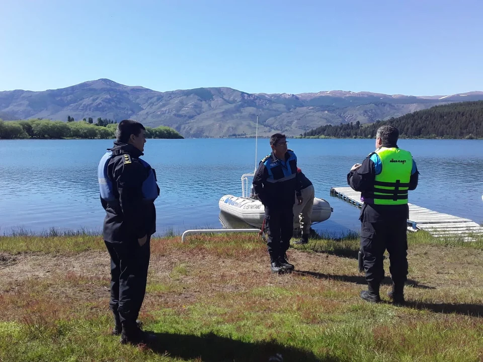 Lago Rosario: Sin novedades en la búsqueda del hombre que cayó al agua