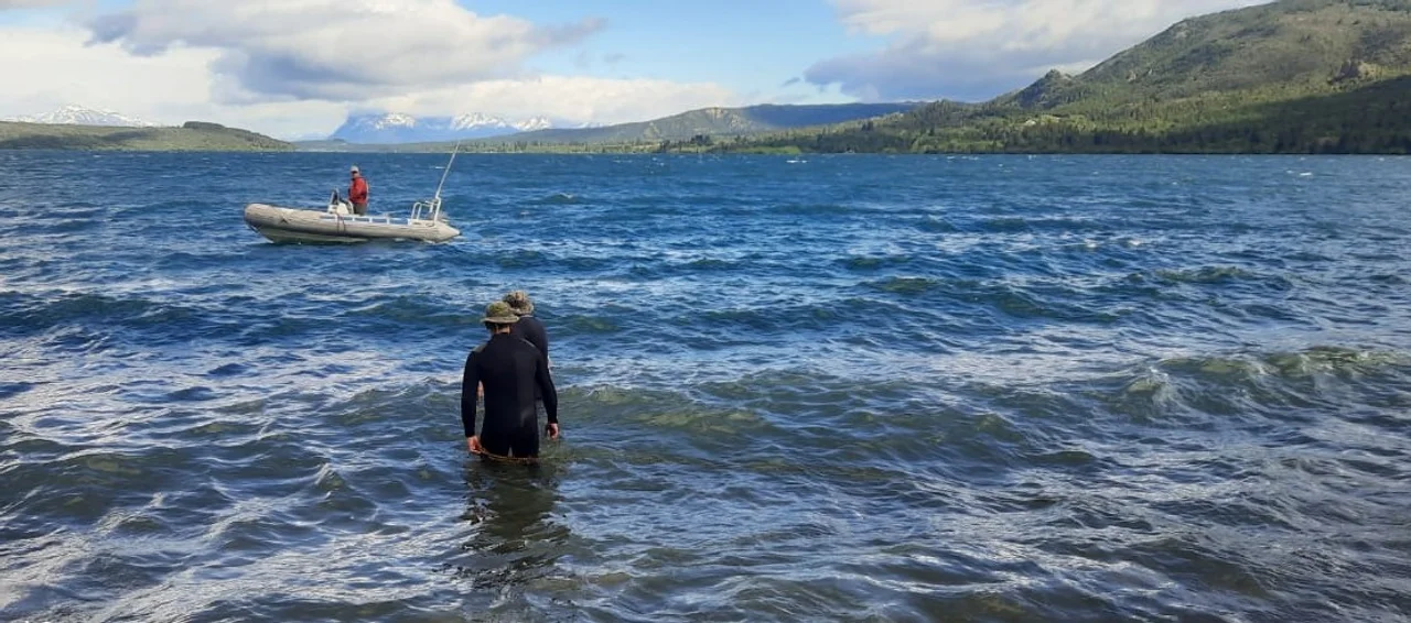 Día 4 de búsqueda en Lago Rosario: suman un robot submarino