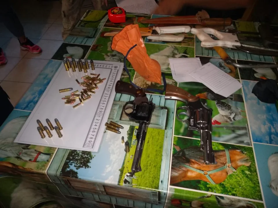 Allanamientos por abigeato: la policía secuestró armas de fuego y municiones
