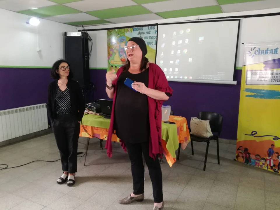 Personal municipal se capacitó en acompañamiento a infancias y adolescencias Trans