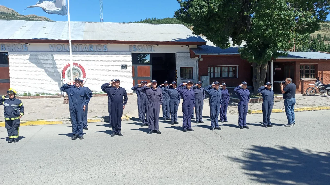Bomberos Voluntarios de Esquel incorpora 19 nuevos integrantes al Cuartel