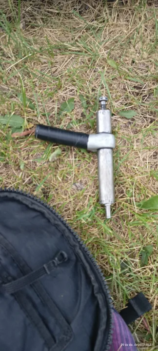 Tres jóvenes demorados por llevar una tumbera y un cuchillo