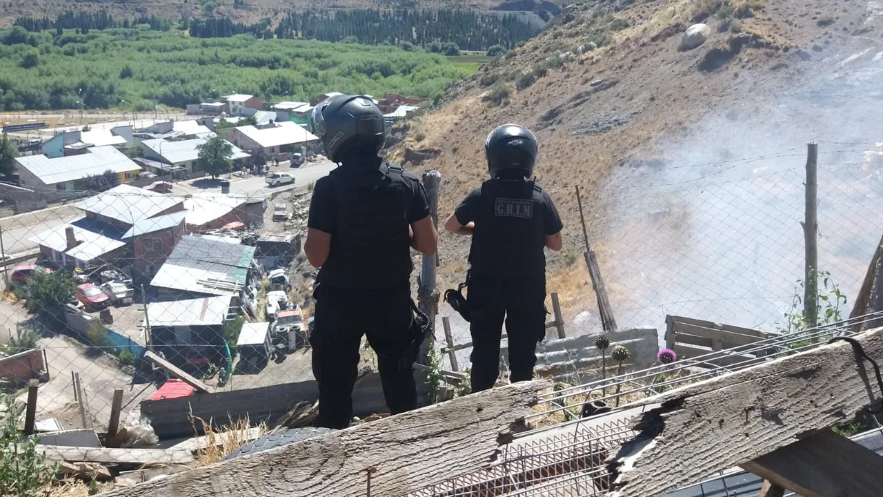 Incendio de pastizales mantuvo en alerta a vecinos del Badén II
