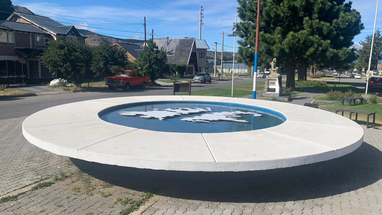 Detectaron fisuras en la fuente de Veteranos de Malvinas
