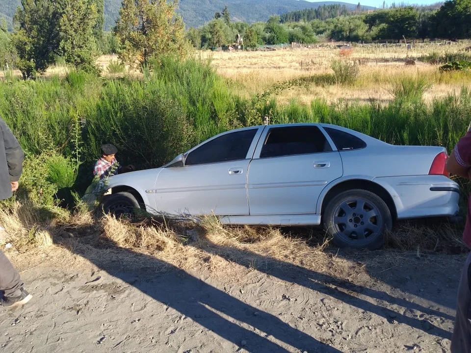 Una rotura en un neumático lo sacó de la ruta