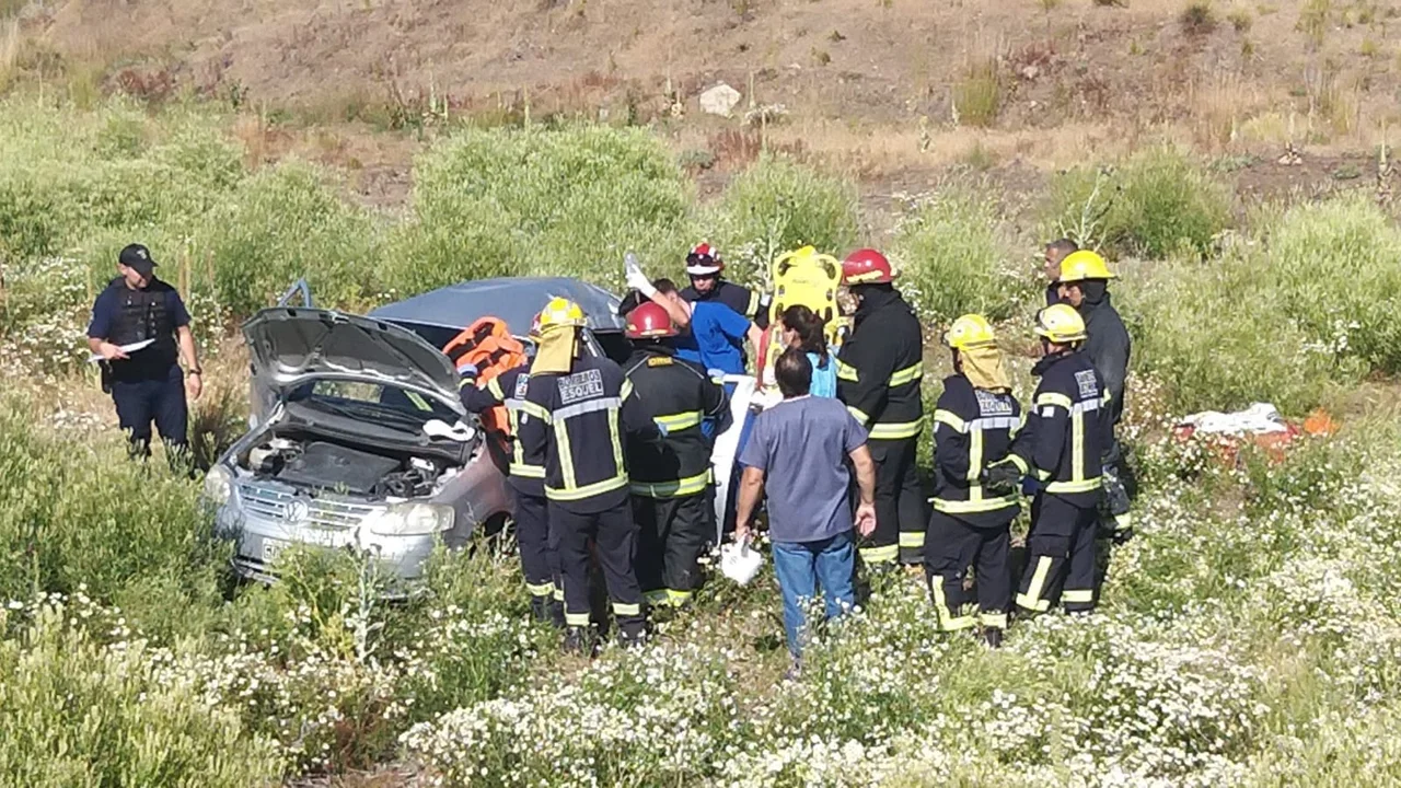 Vuelco cerca del Aeropuerto de Esquel dejó a dos mujeres hospitalizadas