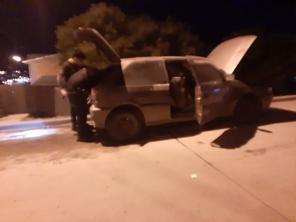 Se incendió un auto estacionado, sospechan que fue intencional