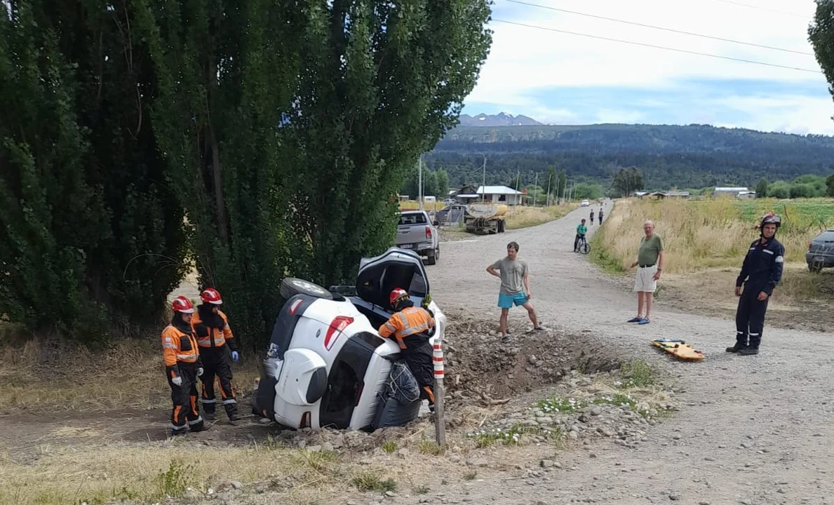 Volcó un vehículo en la Ruta 259 cerca del ingreso a Trevelin