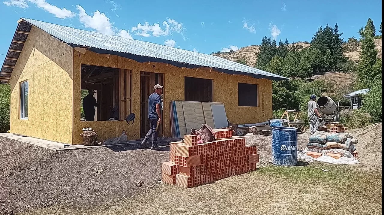 Avanza la construcción de viviendas en Trevelin, Lago Rosario y Sierra Colorada