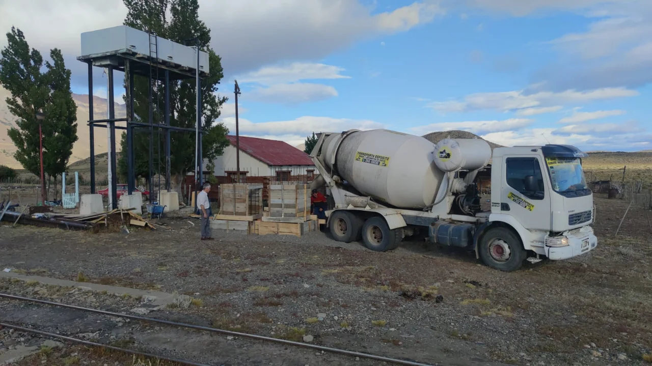 Nahuelpan: colocan un tanque de 10 mil litros de agua para asegurar la provisión a más familias