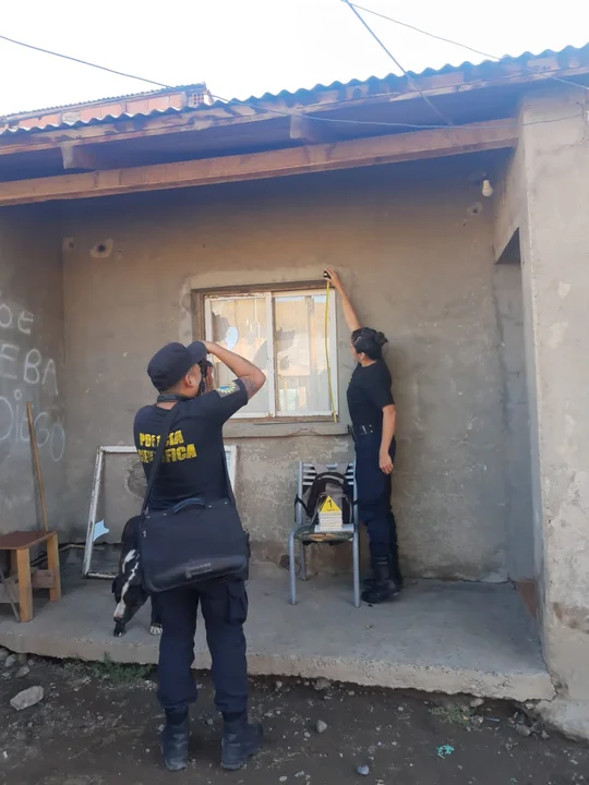 Violento enfrentamiento entre familias terminó con un herido, daños y una tumbera secuestrada