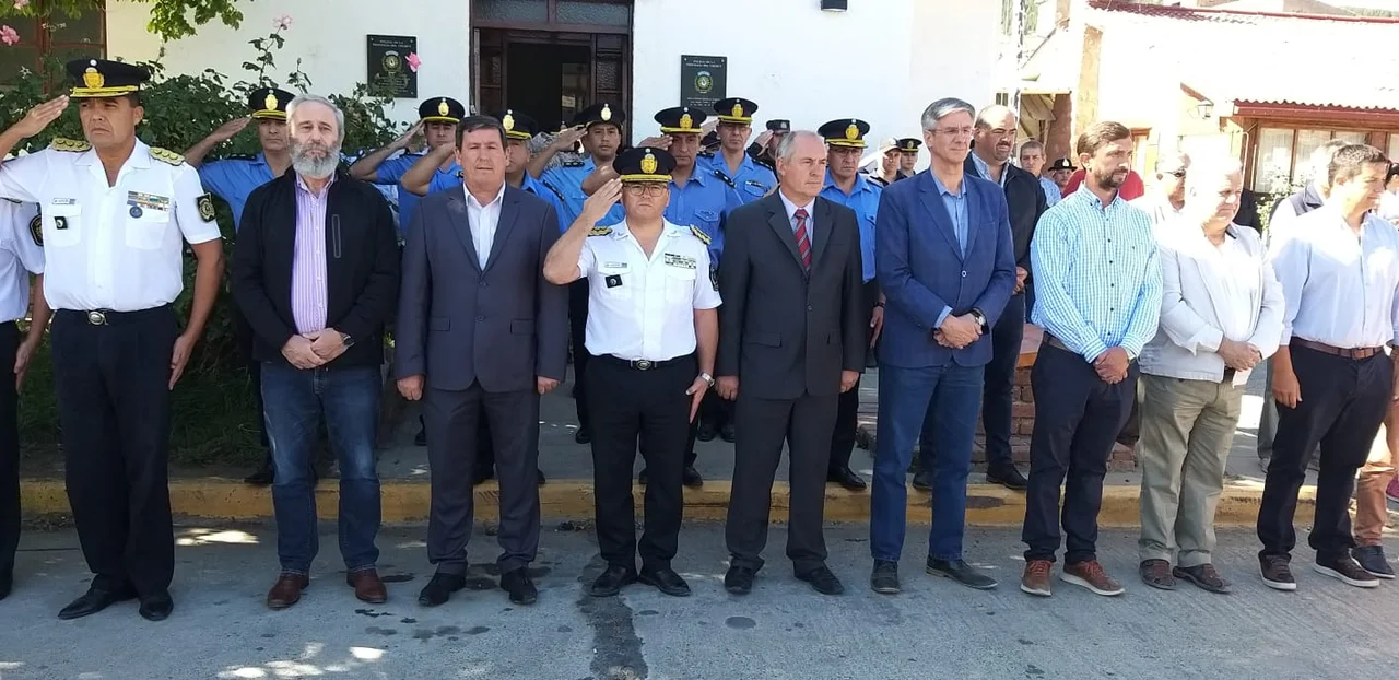 La Unidad Regional Esquel de Policía recibió seis nuevas camionetas