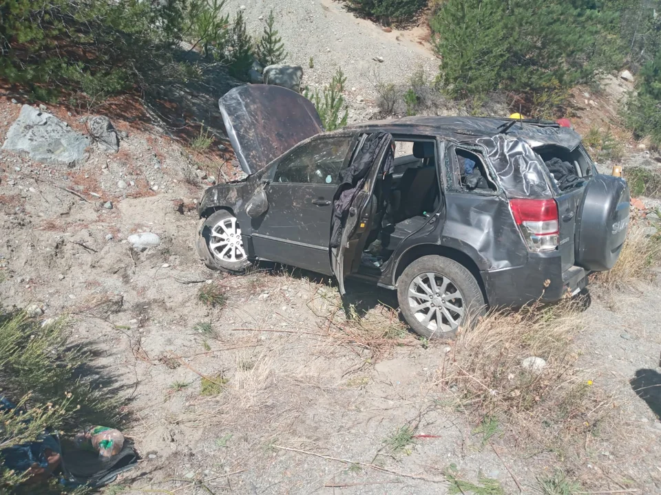 Volcó un auto con cuatro ocupantes en la Ruta 40