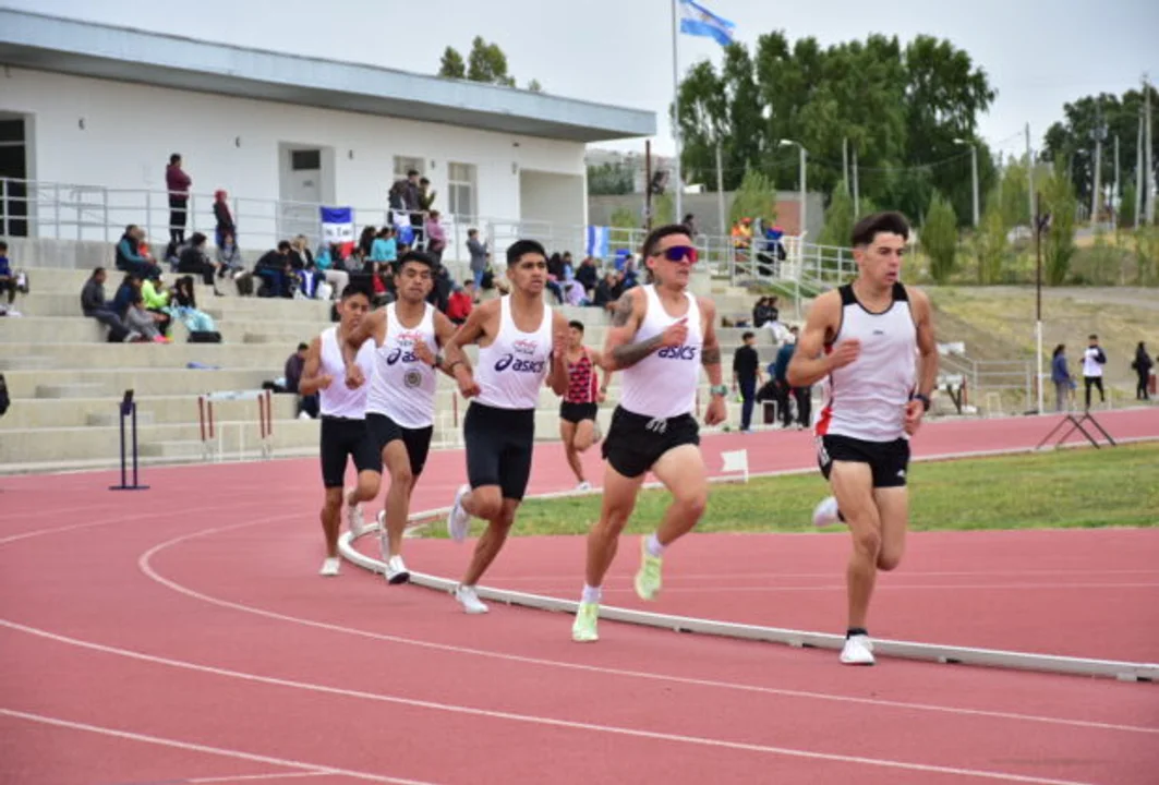 Joaquín Arbe se subió al podio en el Torneo Provincial de Atletismo