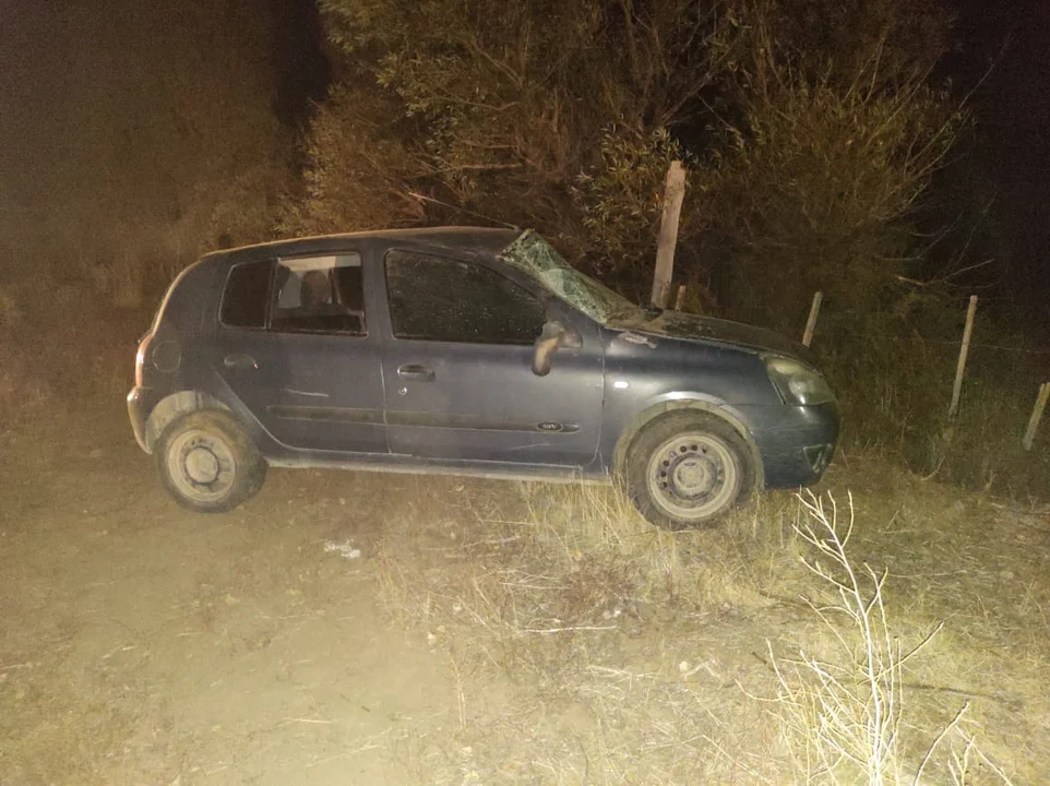 Dos adolescentes sufrieron lesiones leves tras volcar en El Maitén