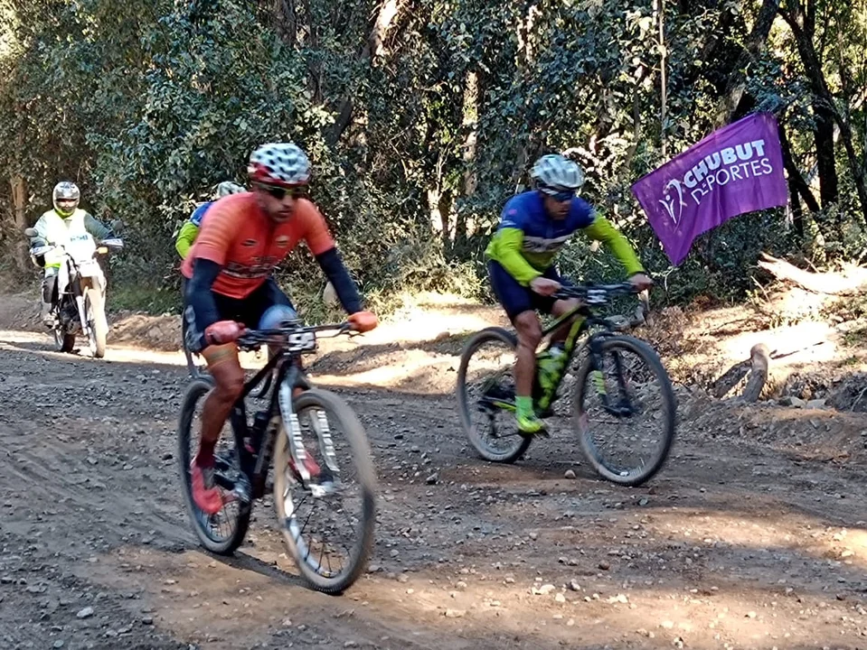 30° Doble Lago Futalaufquen: Aga y Delgado ganaron la primera etapa de la competitiva
