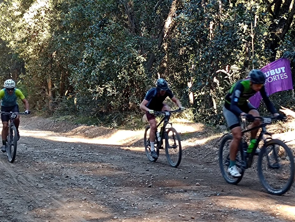 30° Doble Lago Futalaufquen: Aga y Delgado ganaron la primera etapa de la competitiva