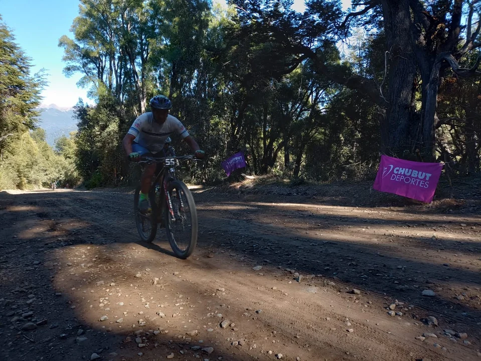 30° Doble Lago Futalaufquen: Aga y Delgado ganaron la primera etapa de la competitiva