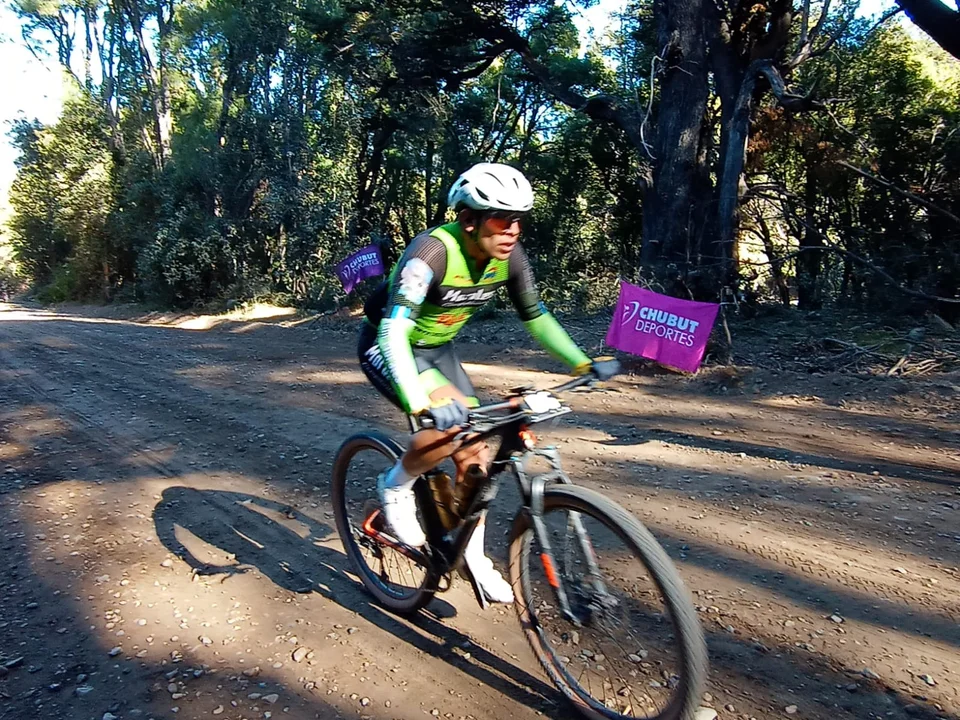 30° Doble Lago Futalaufquen: Aga y Delgado ganaron la primera etapa de la competitiva