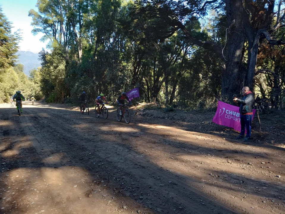 30° Doble Lago Futalaufquen: Aga y Delgado ganaron la primera etapa de la competitiva