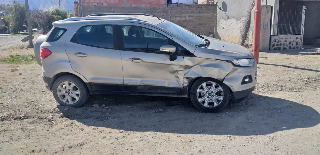 Choque entre dos camionetas terminó con una persona derivada al hospital