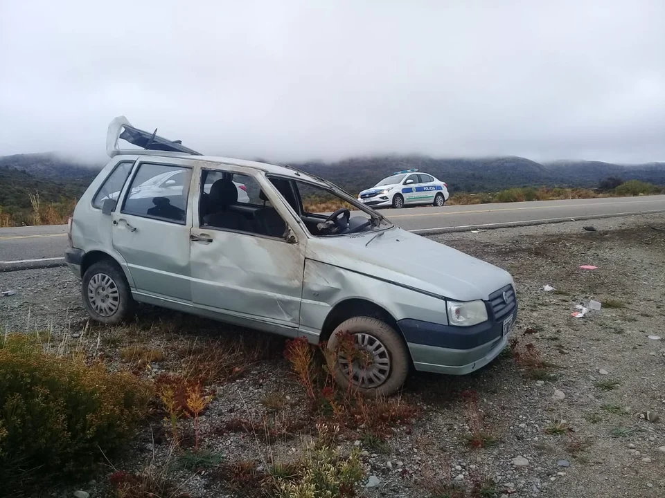 Viajaba desde Lago Puelo a Esquel y volcó en la Ruta 40