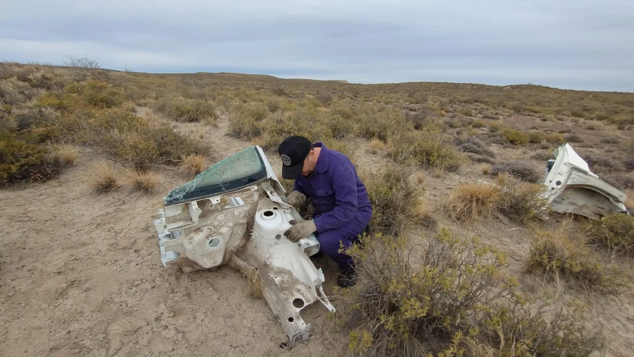 Encontraron partes de un auto que pertenece al Gobierno de Chubut