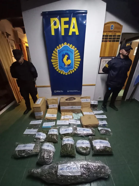 Secuestraron más de 5 kilos de marihuana en un merendero en Lago Puelo