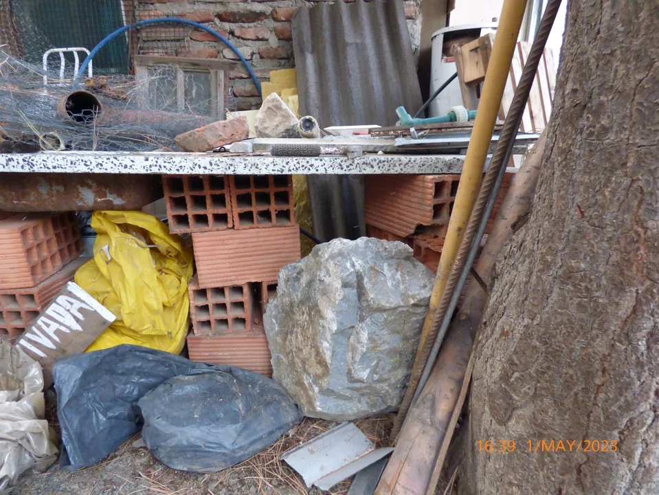 Un desprendimiento de rocas puso en riesgo a los vecinos de Valle Chico