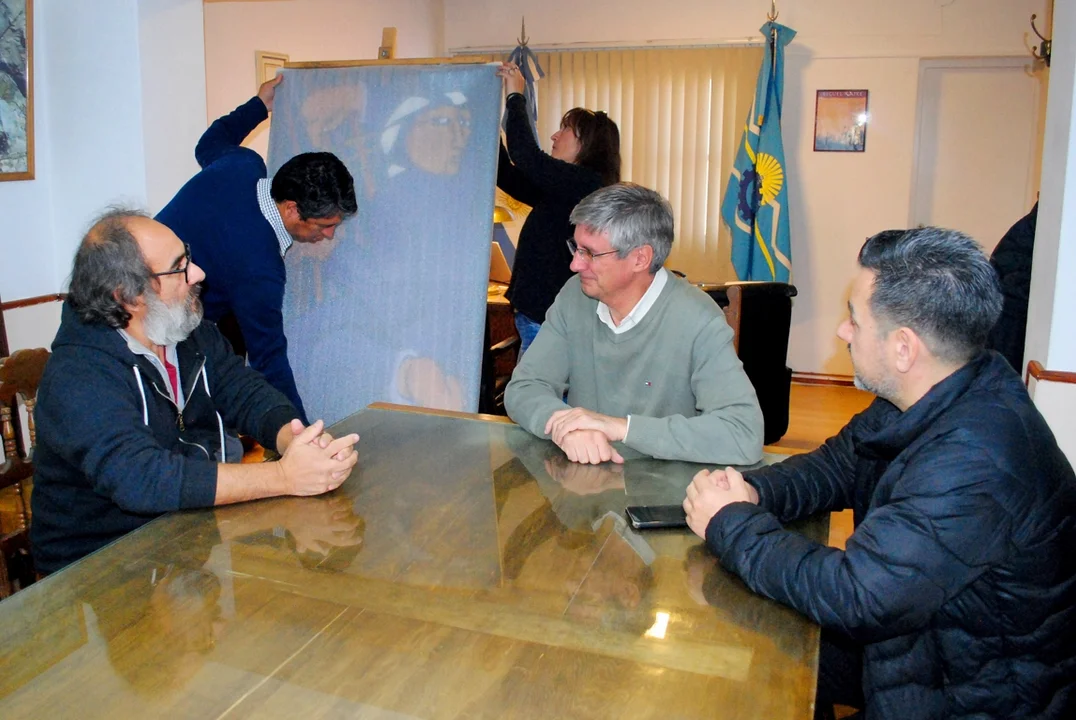 El artista Adrián Pandolfo restauró una obra perteneciente al Patrimonio Municipal