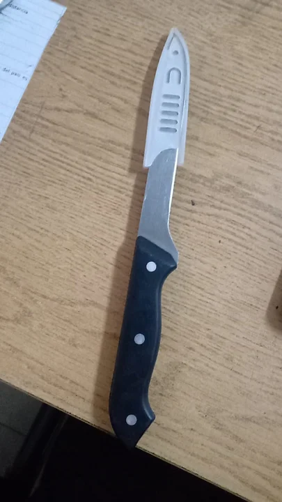Demoran a un adolescente con un cuchillo a la salida de una escuela en Chubut