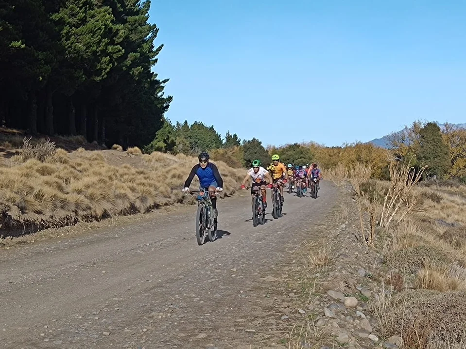 Están en carrera los 243 competidores de la Trepada a La Hoya