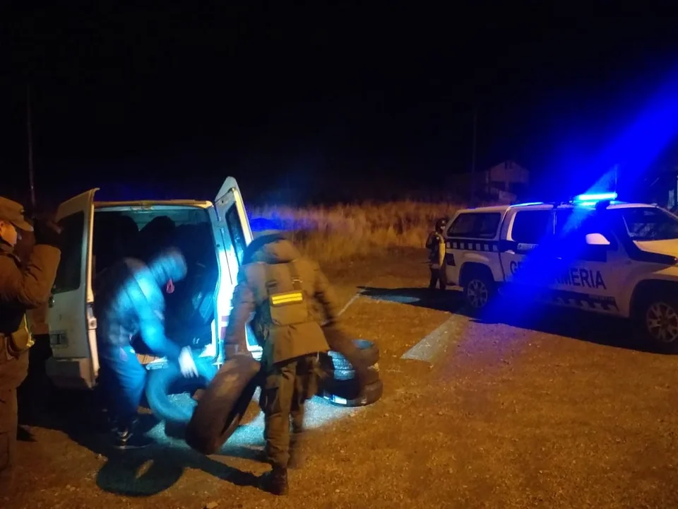 Gendarmería secuestró en Esquel 28 neumáticos importados irregularmente